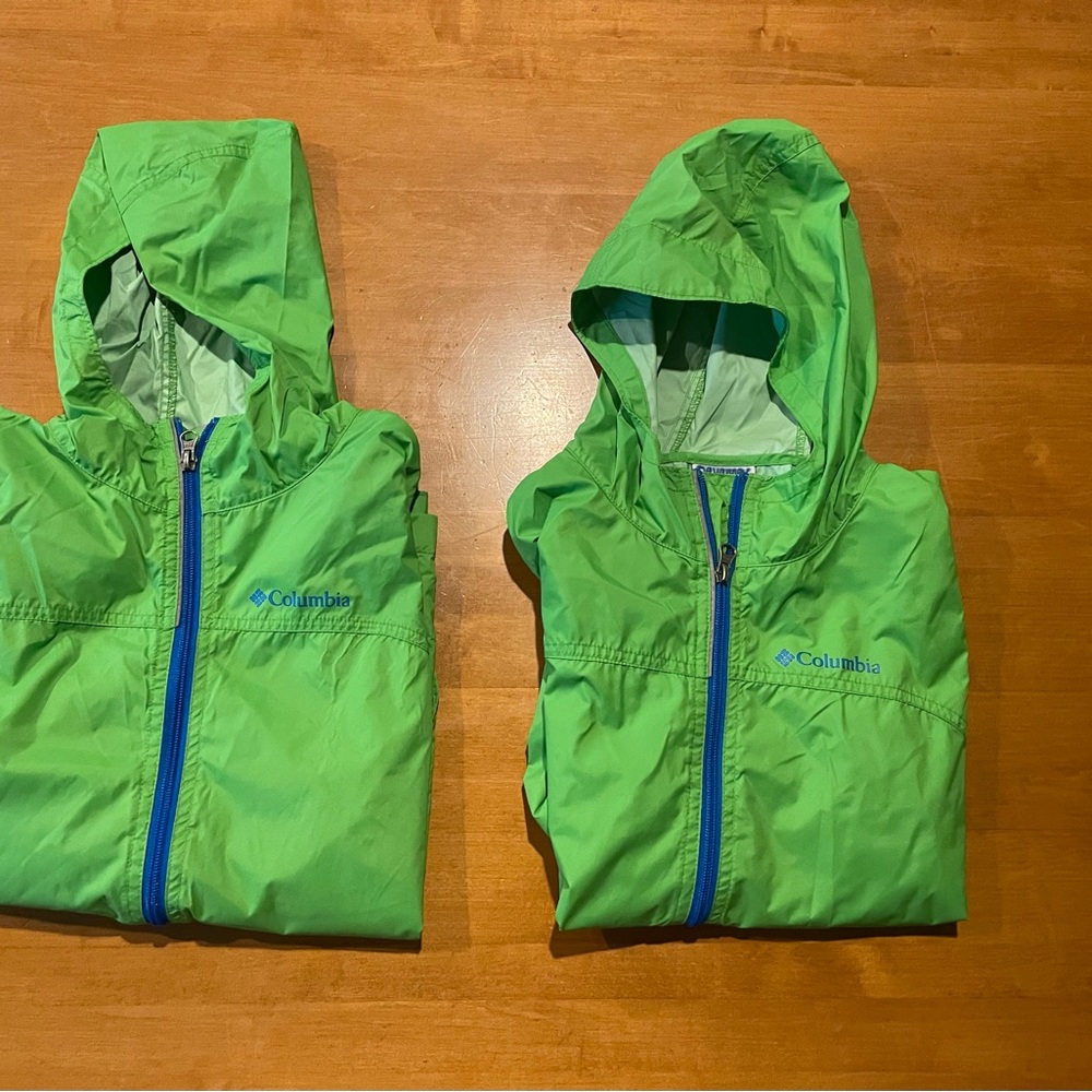 Boys Columbia rain jacket size medium
